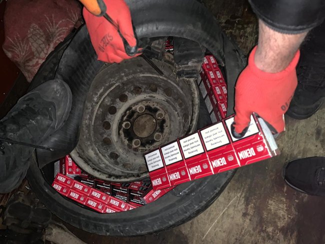Житель Чернігівщини позбувся автомобіля, намагаючись провезти в бензобаку контрабандні сигарети, - Держприкордонслужба 03