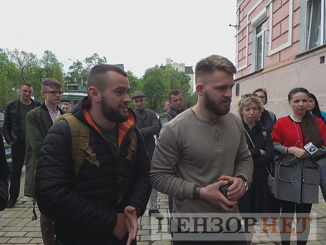 Хто наступний? і Today we are all Gypsies: активісти пікетували главк поліції Києва з вимогою розслідувати розгром табору ромів у столиці 15