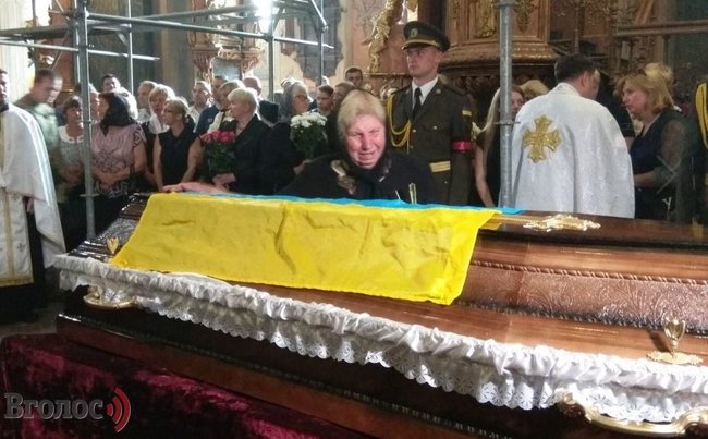 С погибшим воином 24-й ОМБр Юрием Довганыком простились во Львове 06