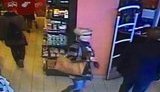 В Киеве разыскивают женщину, которая украла из детской коляски документы и кошелек. ФОТО