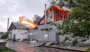 Росіяни вдруге за сьогодні вдарили по Балаклії: знищено культову споруду. ФОТОрепортаж
