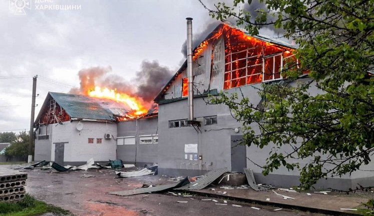 Росіяни вдруге за сьогодні вдарили по Балаклії: знищено культову споруду. ФОТОрепортаж
