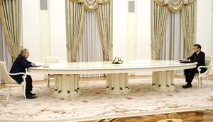 макрон, путін