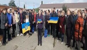Жители оккупированной Снегиревки вышли на митинг против псевдореферендума. ВИДЕО