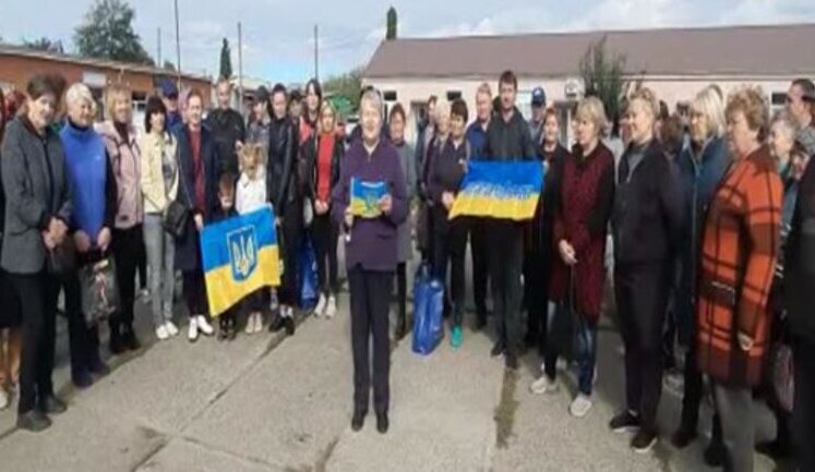 Жители оккупированной Снегиревки вышли на митинг против псевдореферендума. ВИДЕО