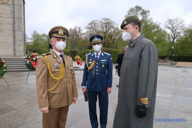 Память українських жертв нацизму вшанували в Берліні 05