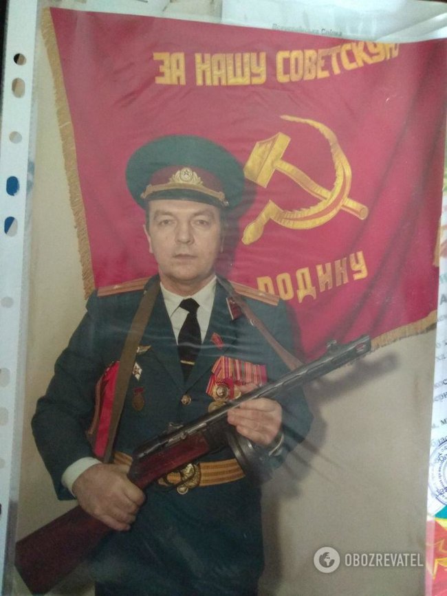 Продовжуючи справу великого жовтня: подробиці обшуків СБУ у Симоненка і КПУ 05