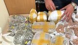 Українець намагався нелегально ввезти в країну 17 кг золота, його затримали. ФОТОрепортаж