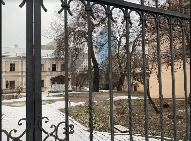 Чи зруйнує будівельний спрут Медведчука-Столара будинок Саксаганського серед українського парнасу 02