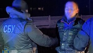 Підірвали вибухівку біля ТЦК у Бердичеві: СБУ затримала двох російських агентів. ФОТОрепортаж