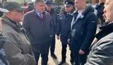 Эвакуированные из Китая украинцы здоровы, - Аваков прибыл в Новые Санжары