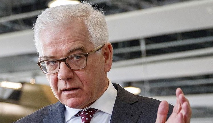 Варшава веде щодо Києва "політику гієн і шакалів", - колишній голова МЗС Польщі Чапутович