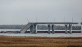 Враг штурмует без перерыва Антоновские мосты