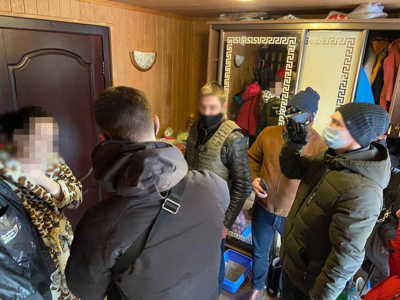 Дві громадянки України вербували жінок для надання сексуальних послуг у Туреччині 02