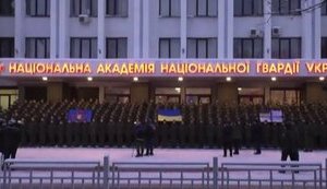 "Тримайтеся, браття, ви не одні": Курсанти та офіцери Академії Нацгвардії в Харкові влаштували флешмоб на підтримку захоплених РФ моряків. ВIДЕО