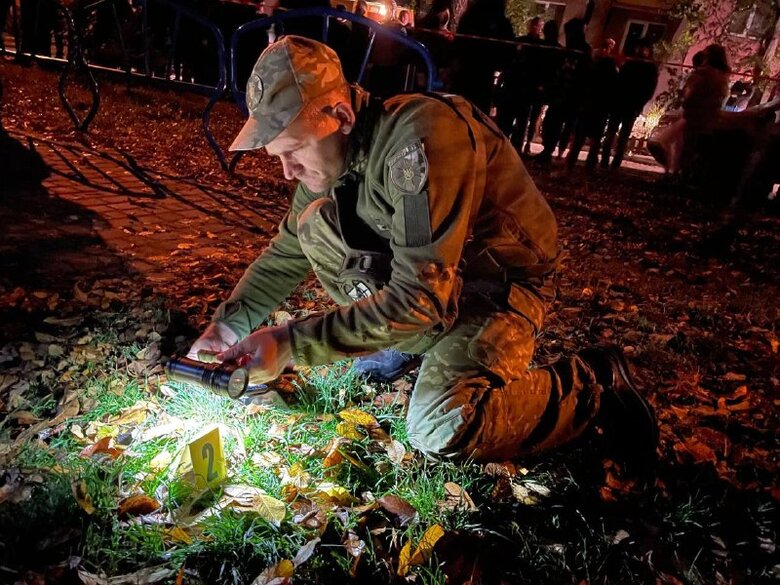 На дитячому майданчику в Рівному вибухнула граната, - Нацполіція 01