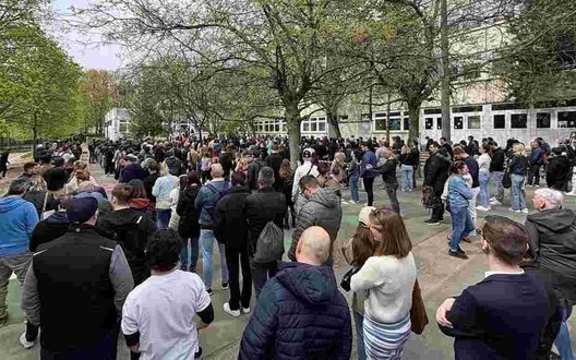 Виборчі дільниці в Угорщині закрилися: явка виборців досягла 77,8%