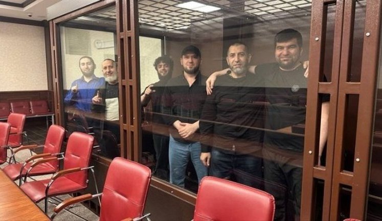 Російський суд у Ростові-на-Дону виніс вироки шістьом кримським татарам із окупованого Бахчисарая