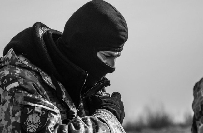 Артилерист Богдан, позивний Грач: Восени 2014 року, півтора місяця обороняючи Донецький аеропорт, я не втратив жодного бійця, жодної одиниці техніки 02