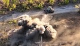 Воины бригады "Рубеж" прямым наведением из танка разрушили позицию вместе с рашистами, которые прятались внутри. ВИДЕО