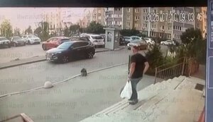 Момент вбивства співробітника СБУ у Києві. ВIДЕО камери спостереження