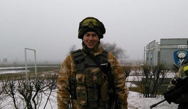 Спецпризначенець Вадим Довгорук, який втратив під Дебальцевим ліву руку і відморозив обидві ноги: "Я одразу хотів доньку. Щоб бути не батею, а таточком"