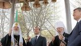 Грандиозный Янукович вместе с "нано-президентом" Медведевым заложили в Чернобыле фундаментальный камень. ФОТОрепортаж