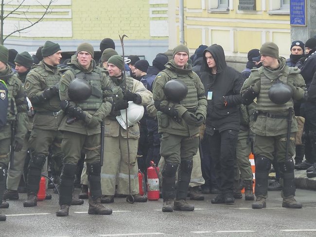 Правоохоронці перекрили бульвар Шевченка в центрі Києва 01
