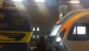 Two Kolesnikov's Hyundayis Break Down in One Day: Passengers Came to Donetsk at 3 a.m.. PHOTOS