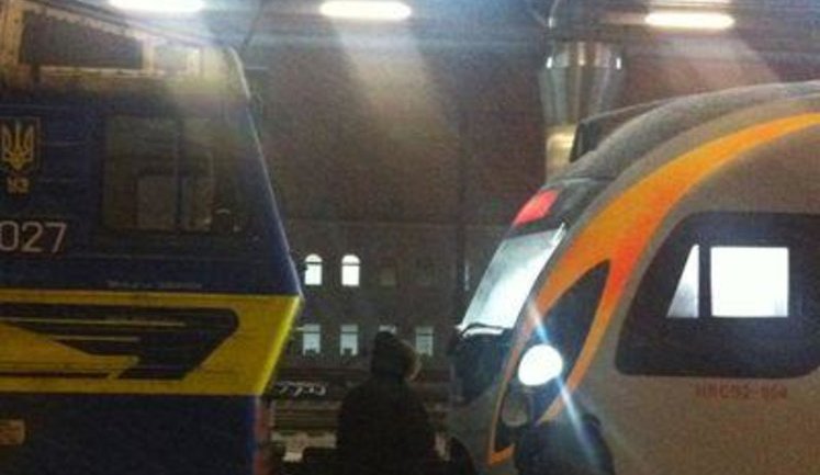 Two Kolesnikov's Hyundayis Break Down in One Day: Passengers Came to Donetsk at 3 a.m.. PHOTOS