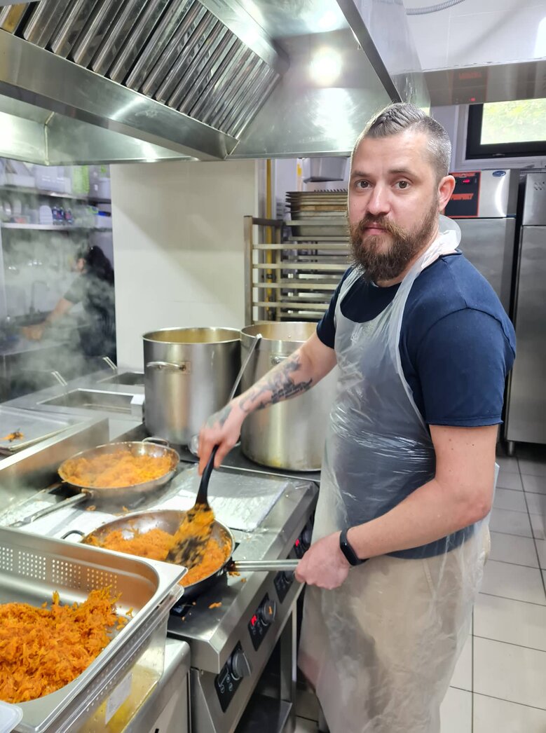 Якоїсь миті снаряд прилетів мені в ноги. Я знепритомнів. І мій товариш, побачивши це, вирішив, що я двохсотий, - Олексій Притула 01