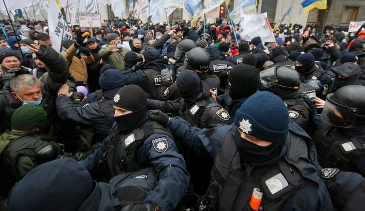 Податковий майдан чи порожній бюджет: на чому побудована фіскальна політика Зеленського