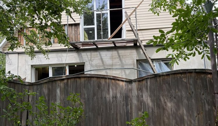 Occupiers launched drone strike on Chernihiv: man was injured and houses were damaged. PHOTOS