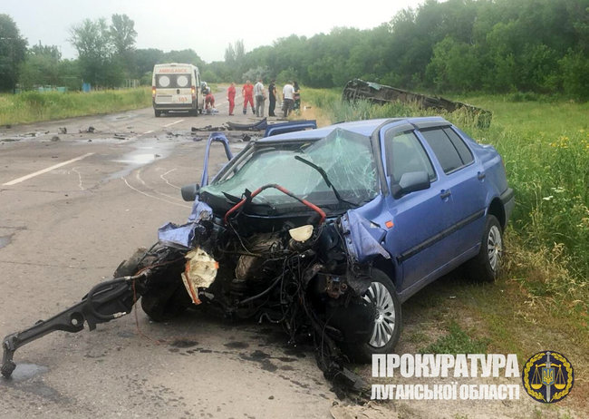 9 осіб постраждали в ДТП з поліцейським у Луганській області 01