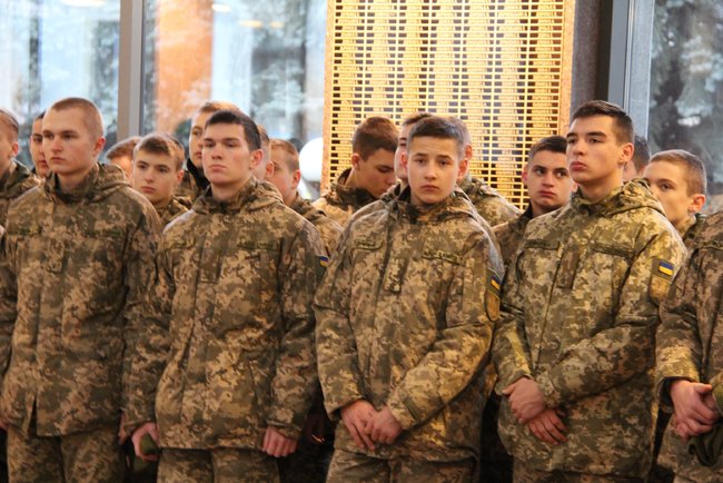 У Залі памяті Міноборони вшанували загиблих цього дня 15 захисників України 02