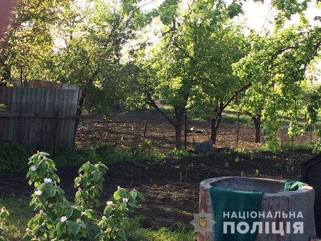 На Донетчине погиб местный житель, пытавшийся разобрать найденный снаряд, - Нацполиция 02