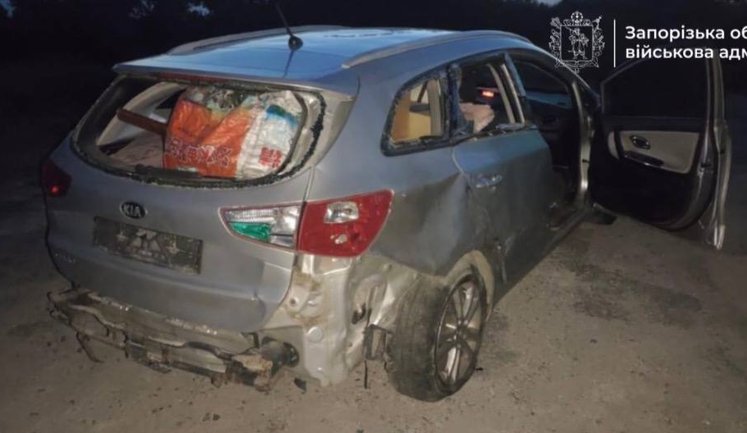 Оккупанты атаковали гражданский автомобиль в Запорожской области: пострадала женщина. ФОТО