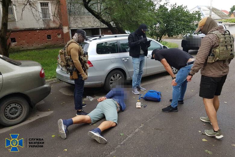 Two agents of Russian Federation were detained in Mykolaiv: they were monitoring HIMARS, positions of AFU and adjusting missile strikes on city 01