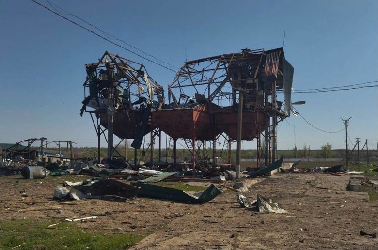 Rocket attack on Dnipropetrovsk region: Warehouses of agricultural enterprise destroyed 02