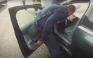 Трухін після ДТП почав шукати свої окуляри з боку водійського сидіння. ФОТО