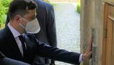 Как президенту Зеленскому унять беспокойство людей, не привлекая внимания санитаров?
