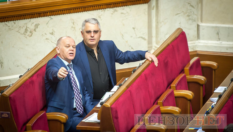 "Зрада" Дорна, сутичка через російську мову, звіт Вовка і пасьянс депутатських карток "Опоблоку", - робочий день Ради 12 квітня. ФОТОрепортаж