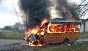 Росіяни вдарили дронами по маршрутці і цивільному авто на Сумщині: поранено чоловіка