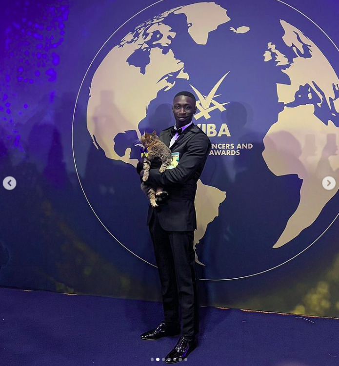 Stepan cat received an award for bloggers in Cannes 01
