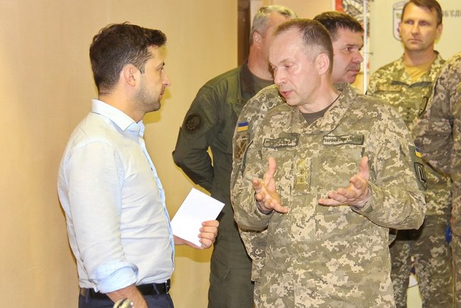 Zelenskyi visits frontline positions in Donbas 10