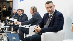 Децентралізація має забезпечити містам і селищам необхідні повноваження і кошти, - Кличко