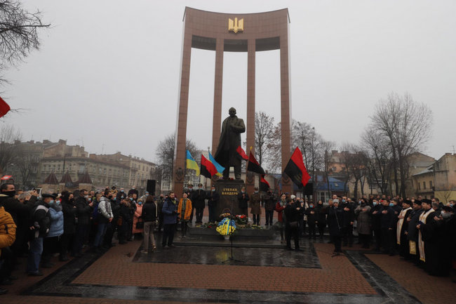 Во Львове отметили день рождения Бандеры 01