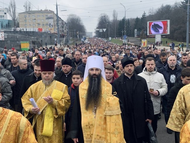 Традиционная реакция церкви, актуальная в условиях распространения коронавируса, - крестный ход прошел в Виннице 02