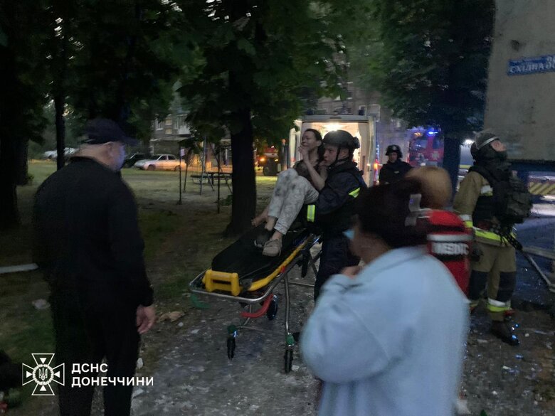 Удар РФ по п’ятиповерхівці в Білозерському 30 травня