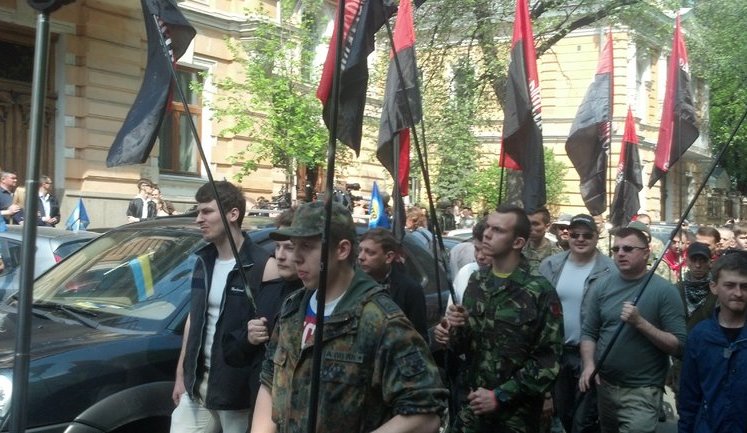 Members of Right Sector arrived at Presidential Administration building: "This rally is a warning. No one is going to crush or break something". PHOTOS